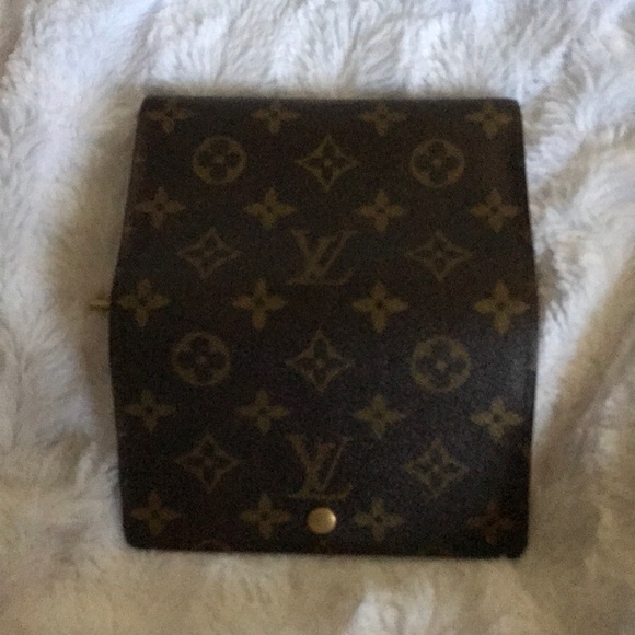Authentic Louis Vuitton wallet - Picture 8 of 8